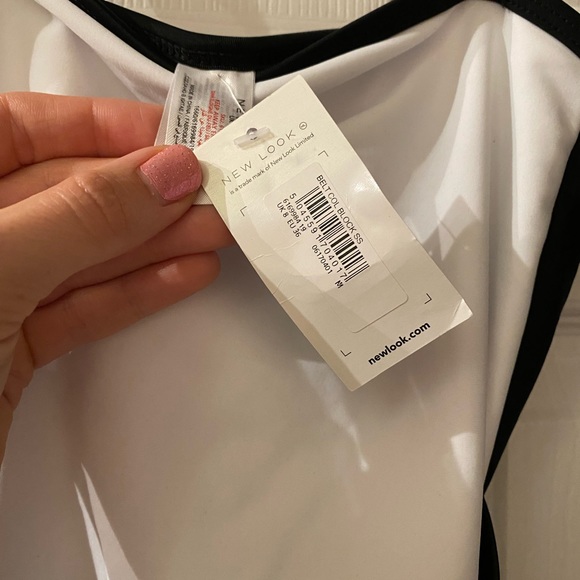 New Look Colorblock Belted Swimsuit - Picture 6 of 6